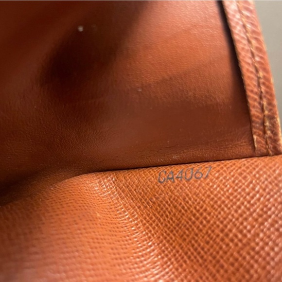 Authentic Louis Vuitton Compact Zip Monogram Wallet - Picture 13 of 15